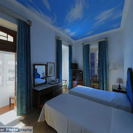 Castille מלון 3*