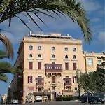 מלון Castille 3*