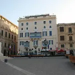 Castille מלון