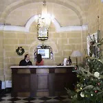 Castille מלון 3*