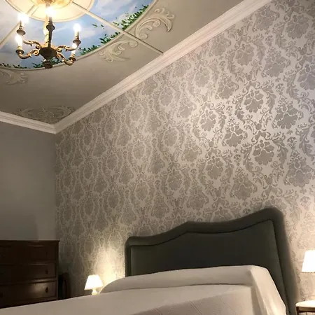 Castille Hotel